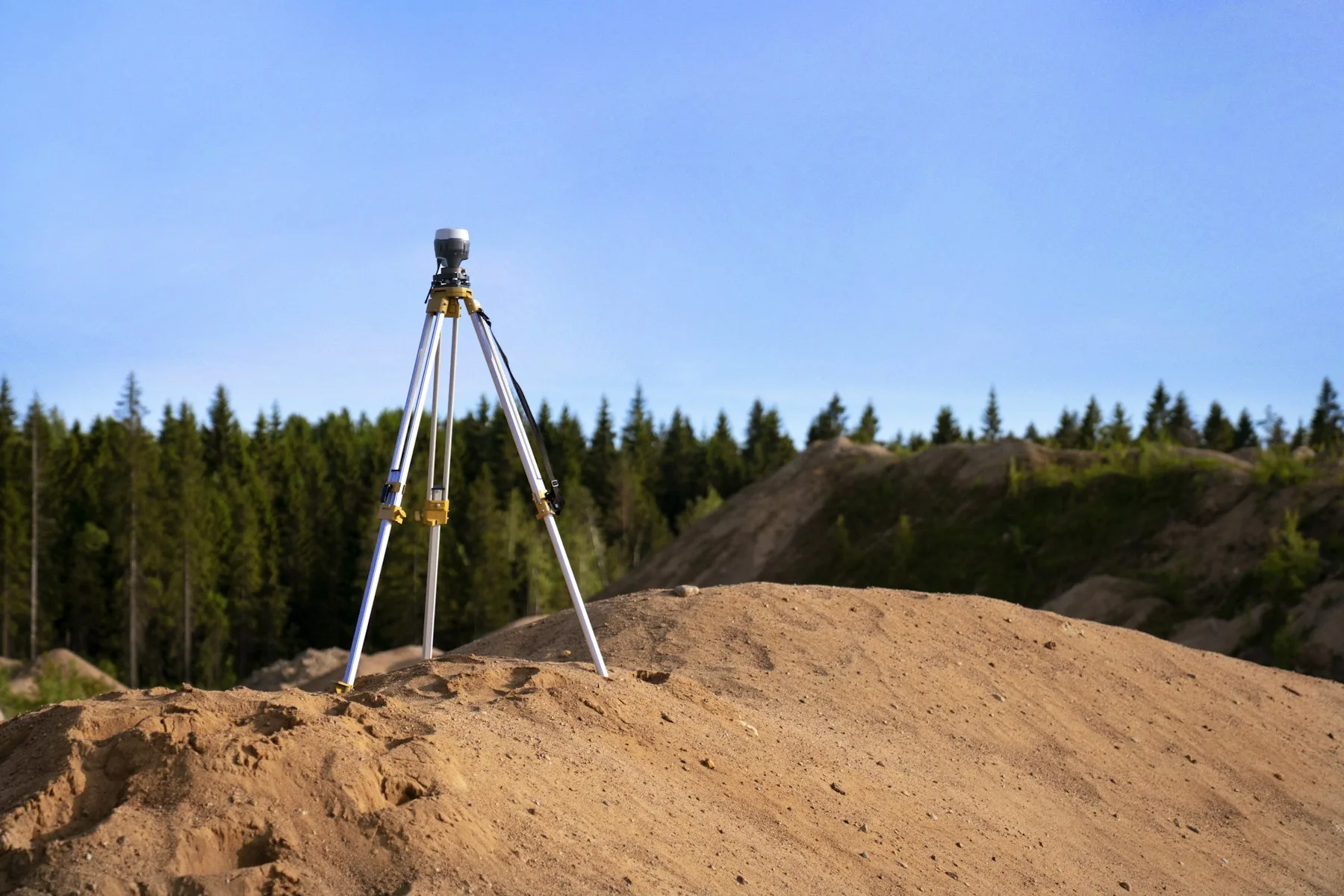 GNSS RTK in area estrattiva per rilievo planoaltimetrico — rilievi topografici GNSS e stazione totale, Franciacorta, provincia di Brescia, Cazzago San Martino (BS), Lombardia e Nord Italia — Studio Pagnoni
